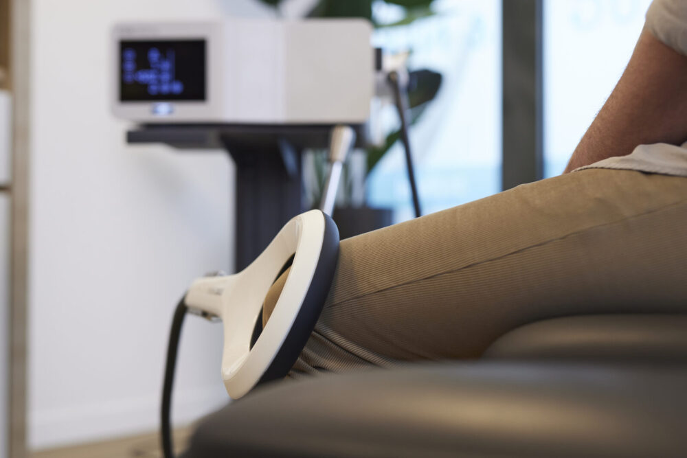 EMTT-behandeling met magnetische pulsen via een ring-applicator – Spine Clinics