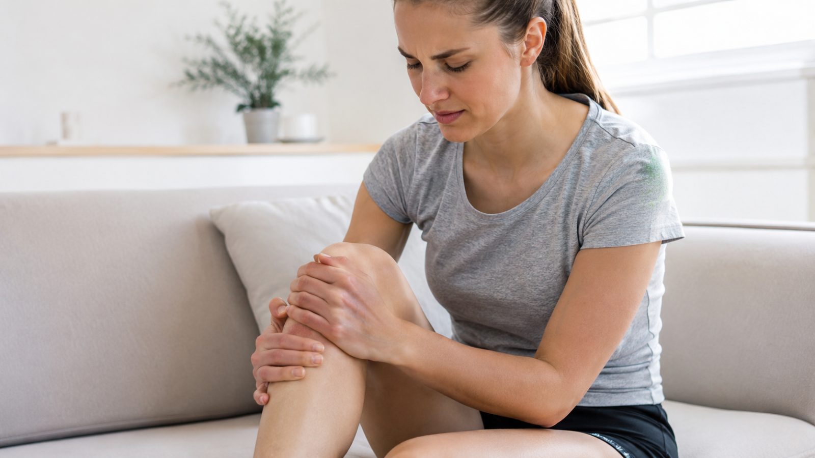 Jongvolwassene ondersteunt een overbeweeglijk, instabiel gewricht – Spine Clinics, klacht hypermobiliteit